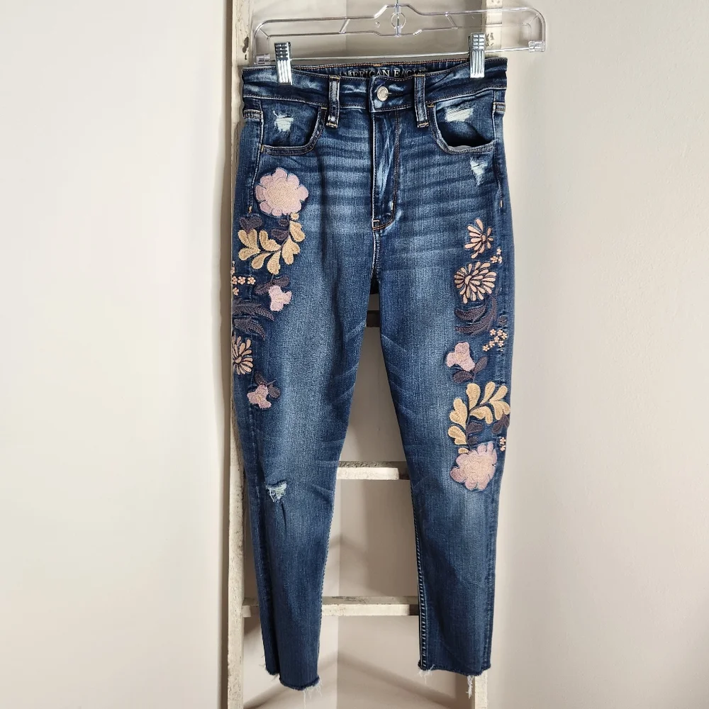 American Eagle womens 4 short super hi-rise floral embroidered jegging - Picture 1 of 8